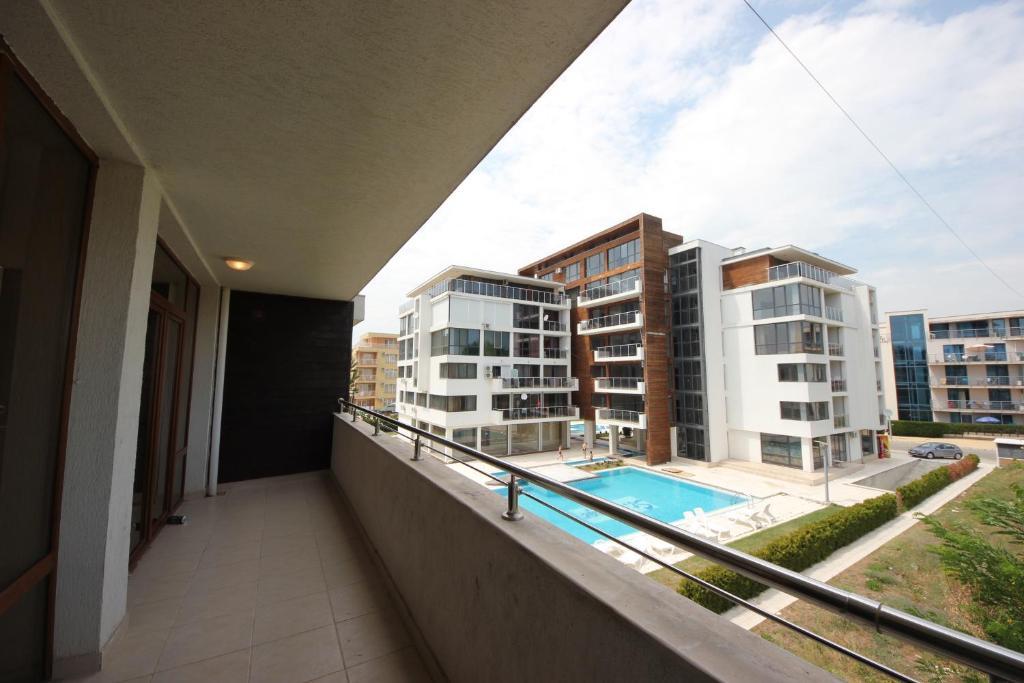 Eden - Menada Apartments Sunny Beach Room photo